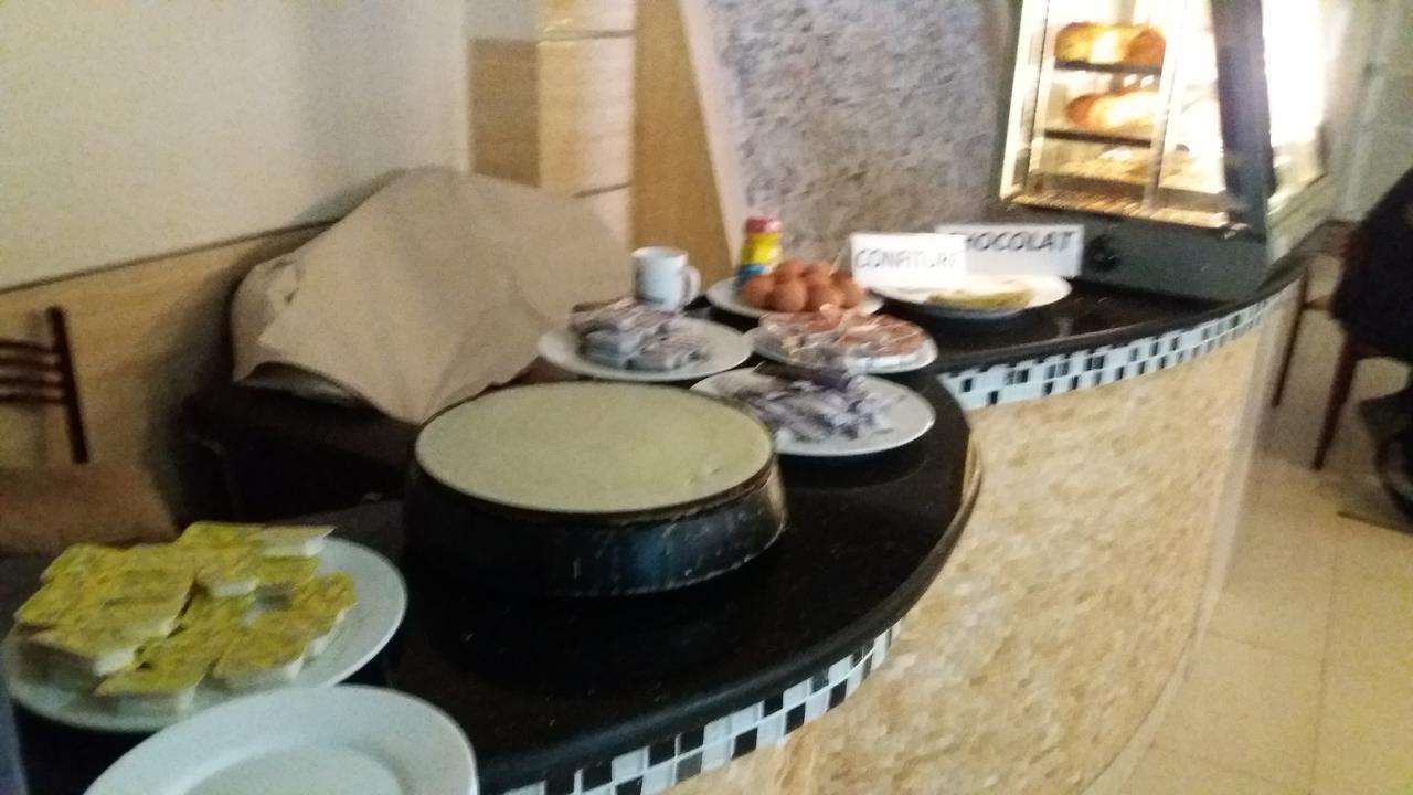 Hotel Privilege Bir El Djir Exterior foto